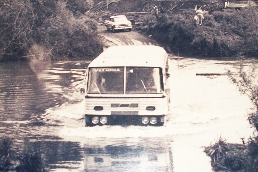 ônibus ponte do Jordão recortada